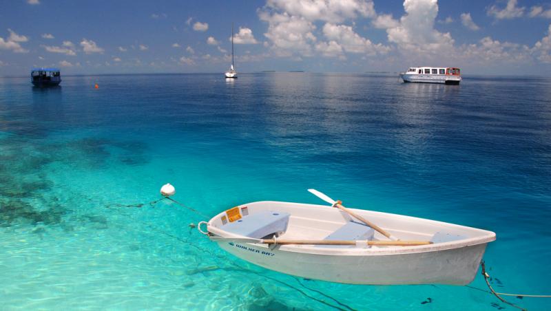 Paradisul Maldive, pe cale sa fie inghitit de ape. Casele plutitoare - propunerea de salvare a insulelor