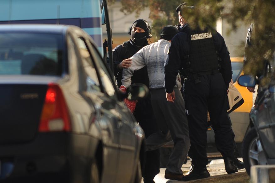 Mehedinti: Un bulgar a fost prins cu 50 de fiole de testosteron, in timp ce incerca sa treaca granita