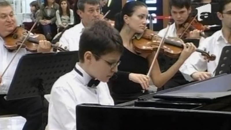 Copiii minune ai Romaniei: Nu are decat 11 ani, insa canta la pian pe cele mai mari scene ale lumii!