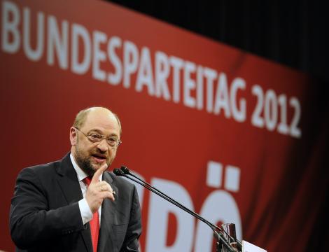 Presedintele Parlamentului European, Martin Schulz, merge marti la Targu Jiu cu Ponta, Zgonea si Plumb