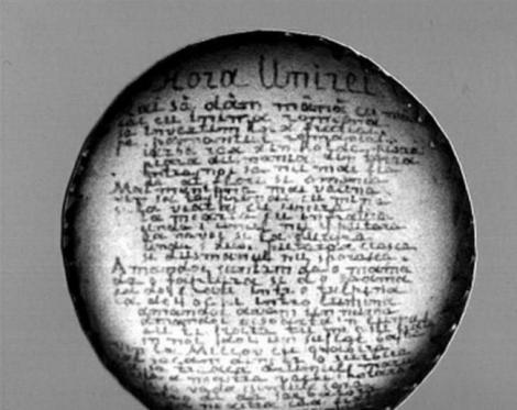 Butonul purtat de Mihail Kogalniceanu si inscriptionat cu textul "Horei Unirii", a fost dat in cautare internationala