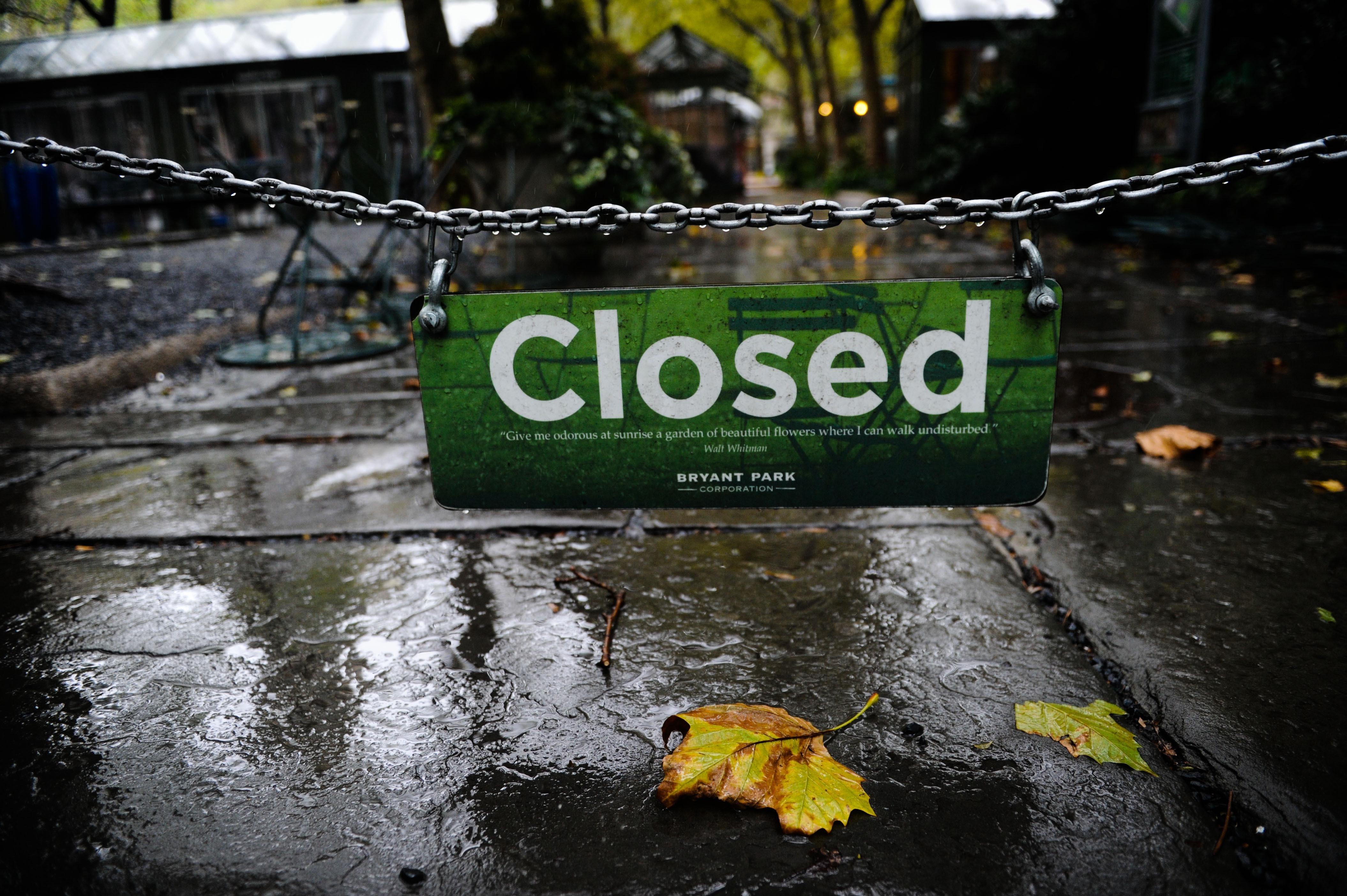 "Scandic continua sa faca victime pe Siret!" Cele mai tari glume pe seama uraganului