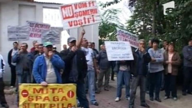 Disperare la Braila! Sase angajati ai CET sunt in greva foamei si alti 200 protesteaza