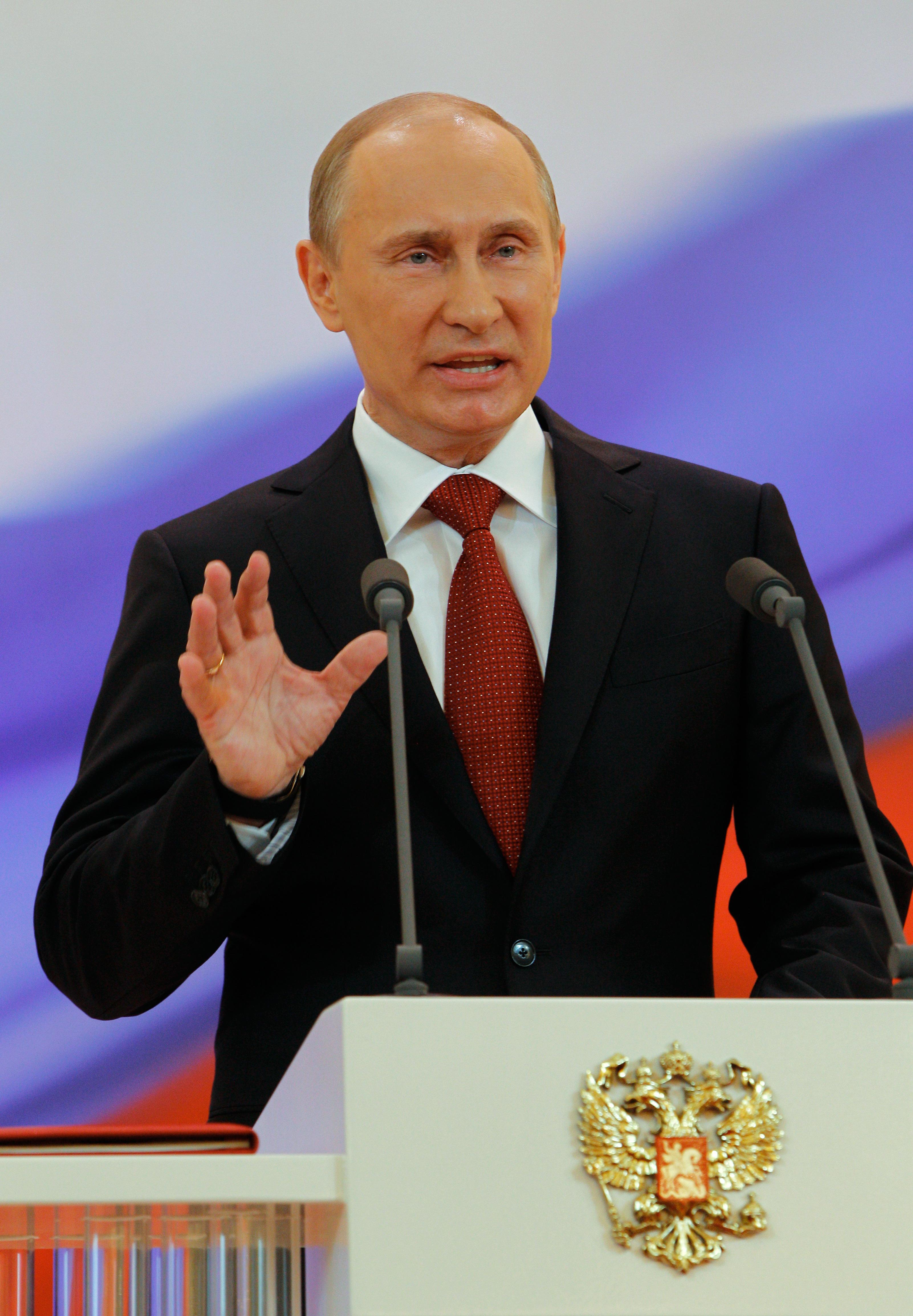 Vladimir Putin implineste 60 de ani