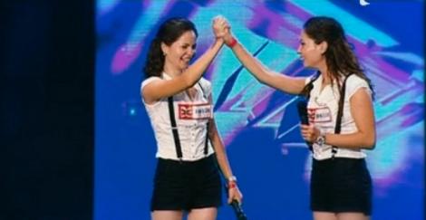 Astazi, la X Factor, de la 20.30: Un viitor preot canta rap, gemeni fac duet si un concurent isi iese din fire