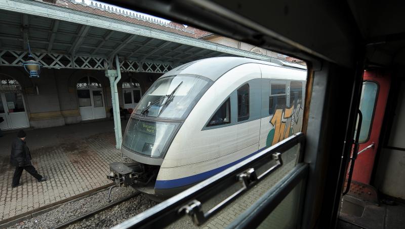 Romania, din nou pe lista rusinii: Cel mai rapid tren din Europa circula la noi in tara cu viteza unui personal