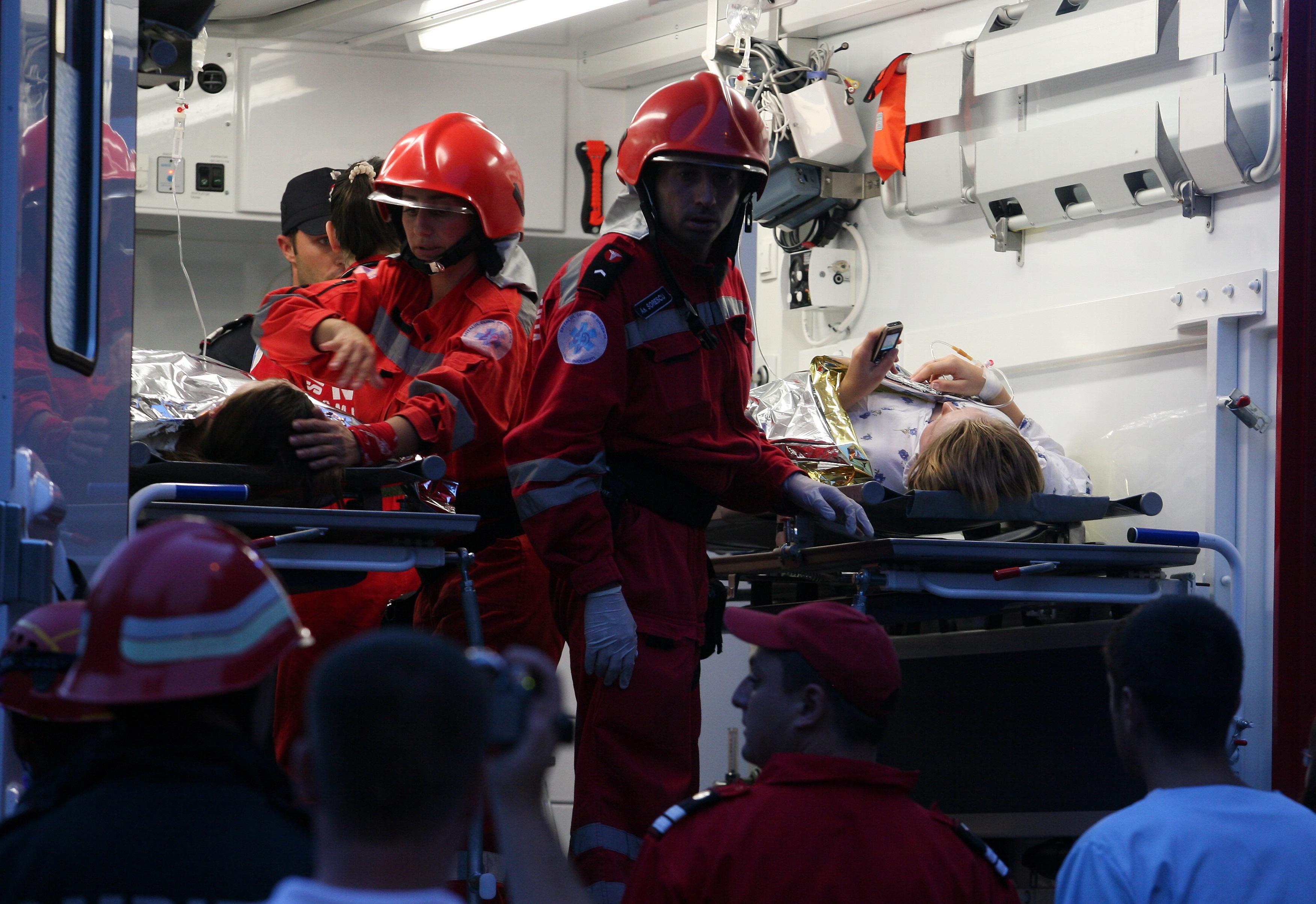 Accident grav in Bacau! O persoana a murit, iar alte trei au fost ranite dupa ce masina in care erau s-a rasturnat