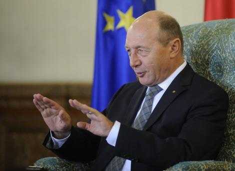 Traian Basescu acuza: Crin Antonescu a avut "o contributie esentiala la punerea sub semnul intrebarii a statului de drept"