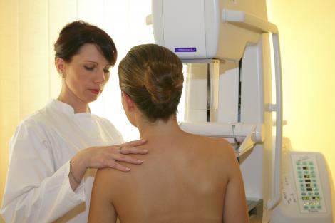 STUDIU: Cancerul pulmonar va afecta de trei ori mai multe femei, in urmatorii 30 de ani!