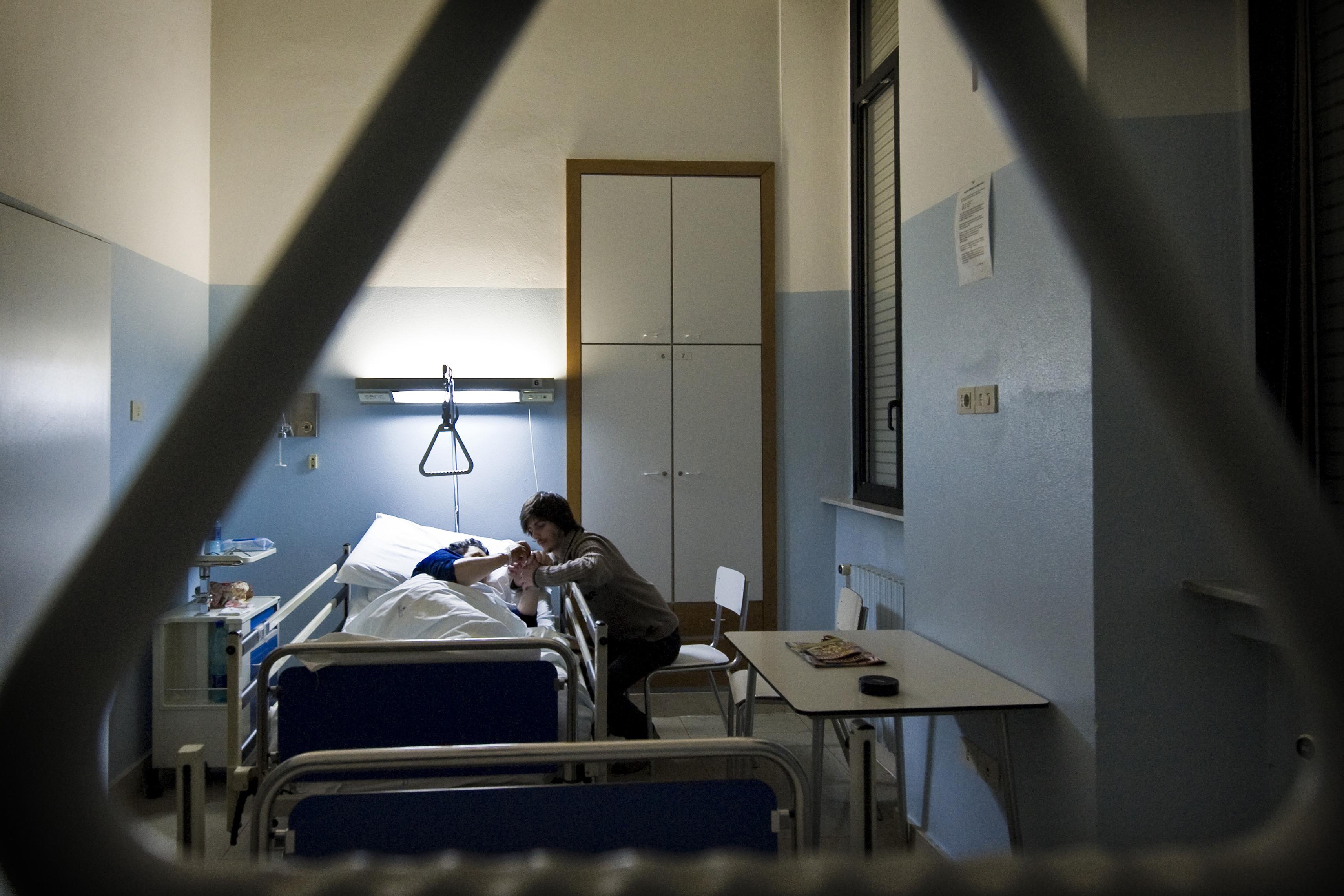 Uniunea Europeana a simplificat accesul romanilor la tratamentele din strainatate. Nu va mai fi nevoie de formularul 112