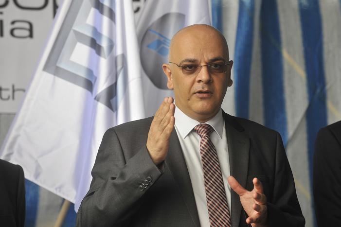 Raed Arafat vrea sa readuca medicii romani in tara. Vezi ce proiect legislativ propune Ministerul Sanatatii!