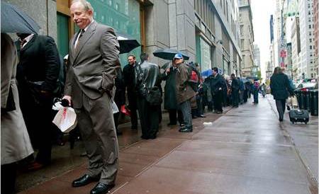 Farsa de hackeri. Mai multi romani si italieni din Venetia au fost anuntati pe internet ca primesc locuri de munca