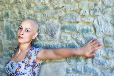 Cancer ovarian: Simptomele “asasinului tacut” 