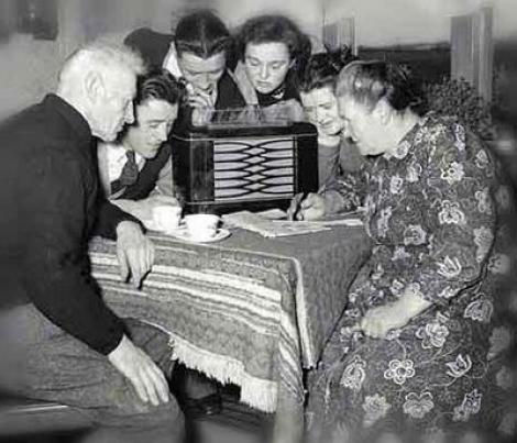 Prima transmisiune a unui radio comercial: rezultatul alegerilor din SUA, dintr-un studio improvizat pe acoperis