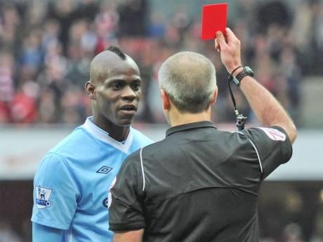 Mancini spune lucruri trasnite: &ldquo;Balotelli poate fi la fel de bun ca Messi&rdquo;