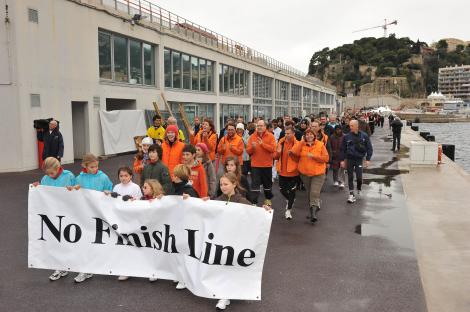 No Finish Line: Maratonul de 230.000 km in culori de curcubeu