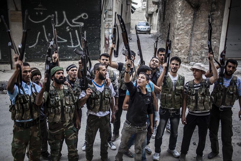 Franta ajuta opozitia din Siria cu 1.2 milioane de euro