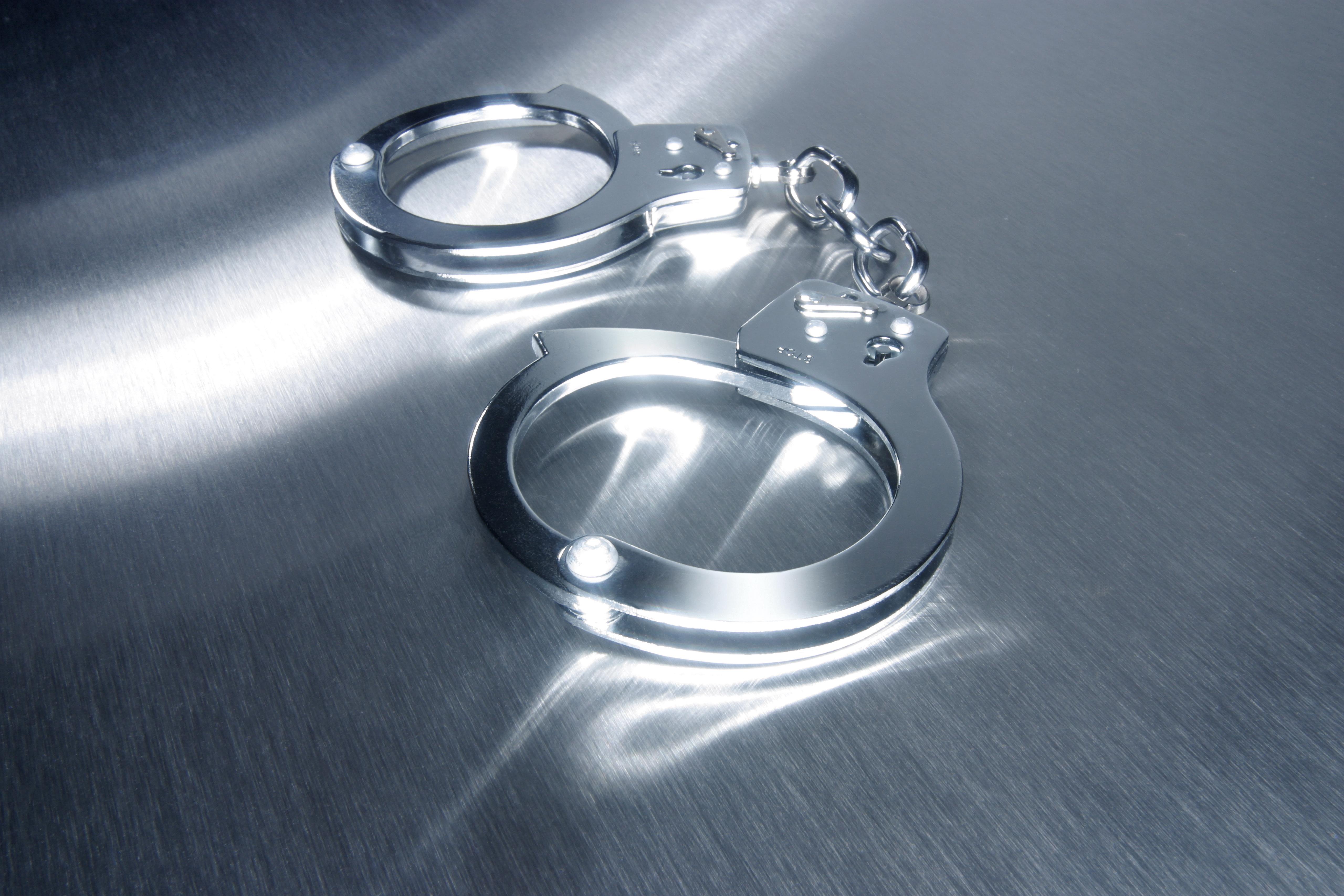 Fostul director al Postei, condamnat la 6 ani de inchisoare