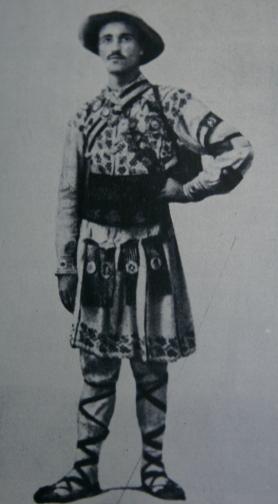 Dumitru Dan, romanul care a inconjurat Pamantul pe jos, incaltat in opinci