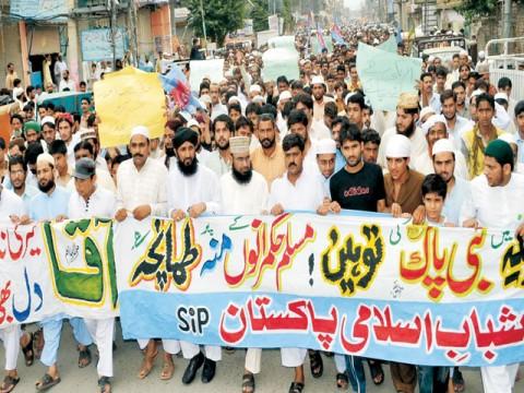 Sapte crestini egipteni, condamnati la moarte pentru ca au participat la realizarea unui film anti-islam