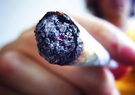 Uruguay: Guvernul va scoate la vanzare tigari cu marijuana, pentru a stopa traficul de droguri