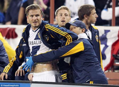Fotbal la celofan: Beckham ramane in forma cu impachetari