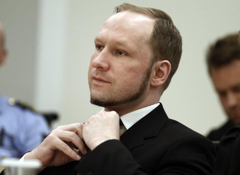 Anders Breivik se plange de conditiile din inchisoare: Nu are computer si este perchezitionat zilnic