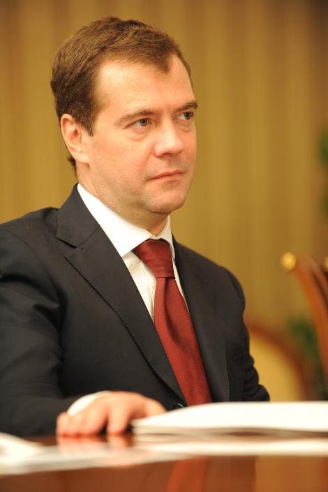 Premierul Rusiei, Dmitri Medvedev: "Eu cred in Mos Gerila"