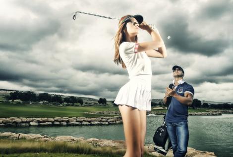 Concurentele “Next Top Model”, de la cabaret la terenul de golf!