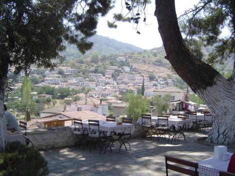Un sat din Turcia, cel mai sigur adapost pentru Apocalipsa, a devenit un "boom" turistic