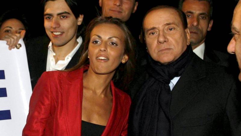 Mosule, ce tanar vrei sa te simti! Noua iubita a lui Berlusconi este cu aproape 50 de ani mai tanara