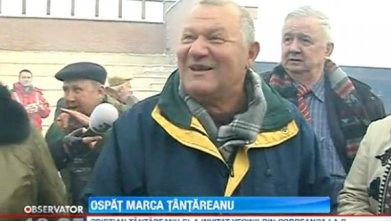 Festin cu lautari in Corbeanca. Cristian Tantareanu a petrecut alaturi de vecini la taiarea porcului