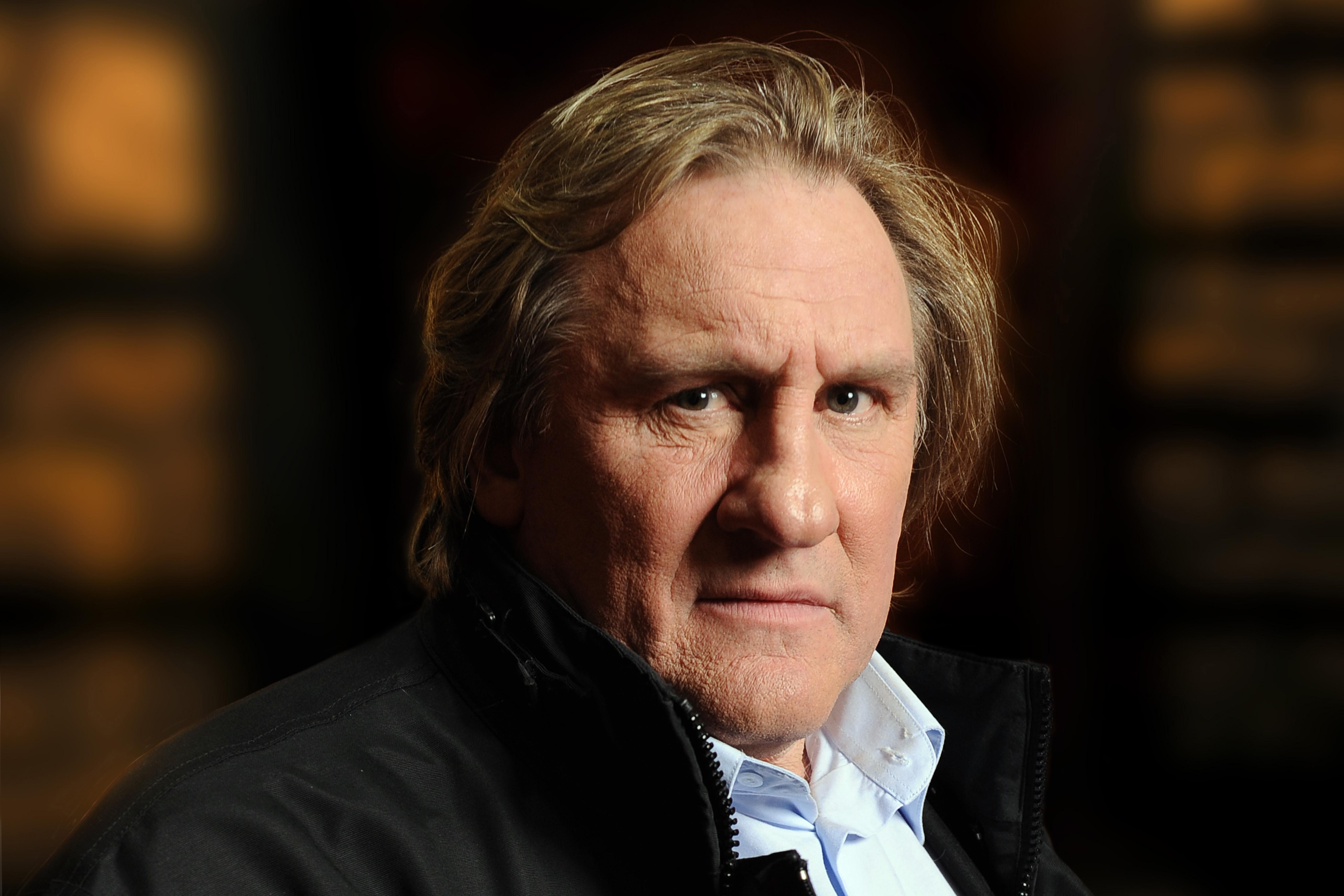 Gerard Depardieu renunta la pasaportul francez pentru ca a fost jignit de premierul Jean-Marc Ayrault