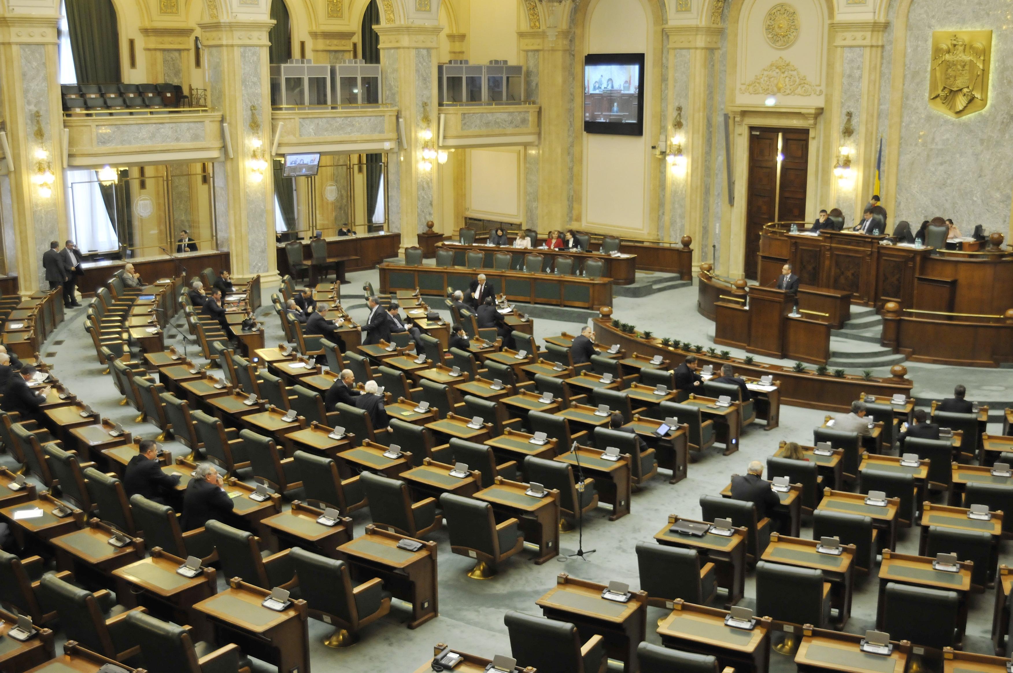 Toti senatorii au fost validati. Depun juramantul de credinta, in cadrul unei sedinte festive