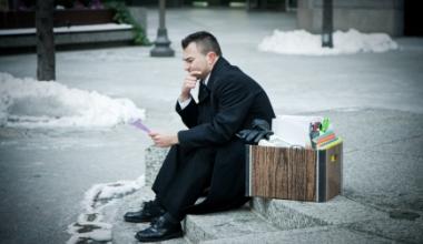 Sansa la un job pentru angajatii dati afara din banci