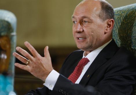 Cu ce ministri nu a dat mana Basescu la depunerea juramantului cabinetului Ponta 2