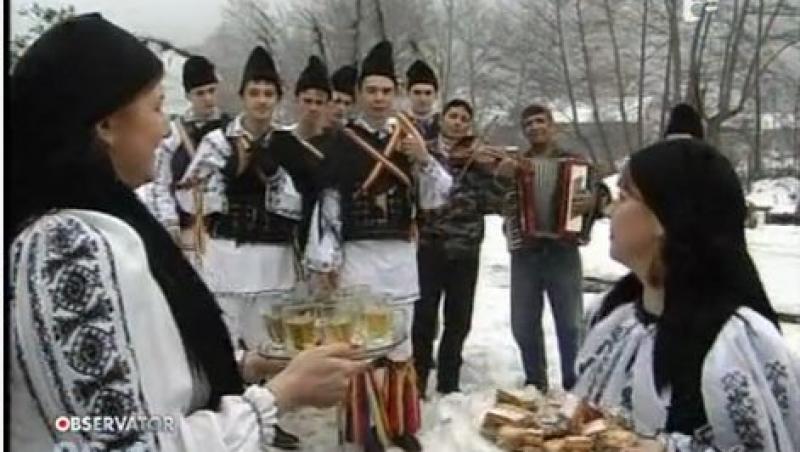 Traditiile de Craciun s-au pastrat in Hunedoara si Salaj. Calusarii au colindat din casa in casa