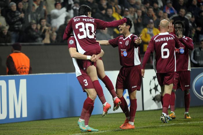 Gazeta Sporturilor: Cotele fotbalistilor din Romania au explodat in 2012