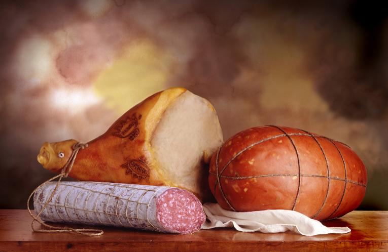 Consumul moderat de alimente traditionale, recomandarea medicilor pentru masa de Revelion