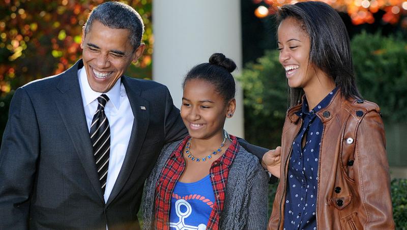 Petrecere la Casa Alba: Barack Obama a inaugurat marele pom de Craciun