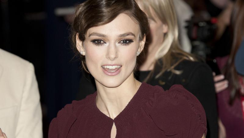 FOTO! Keira Knightley, arsa din cauza autobronzantelor!