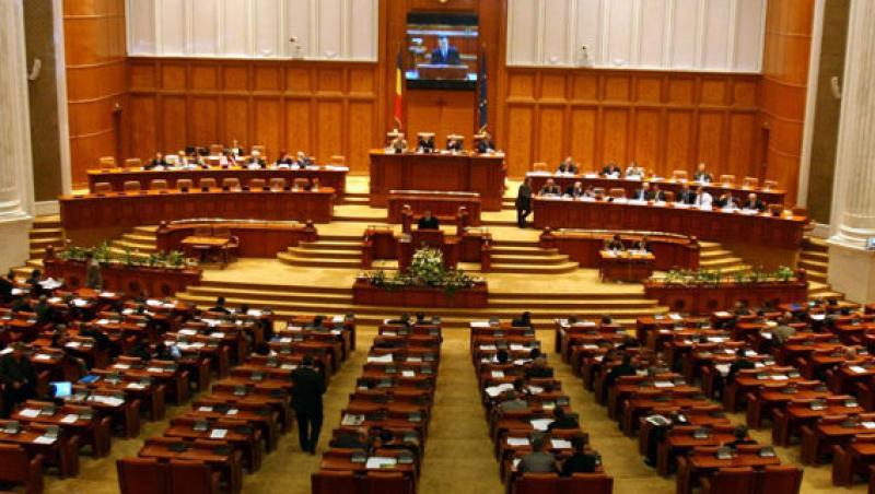 Parlamentul incepe miercuri o noua sesiune ordinara, cu protestul opozitiei