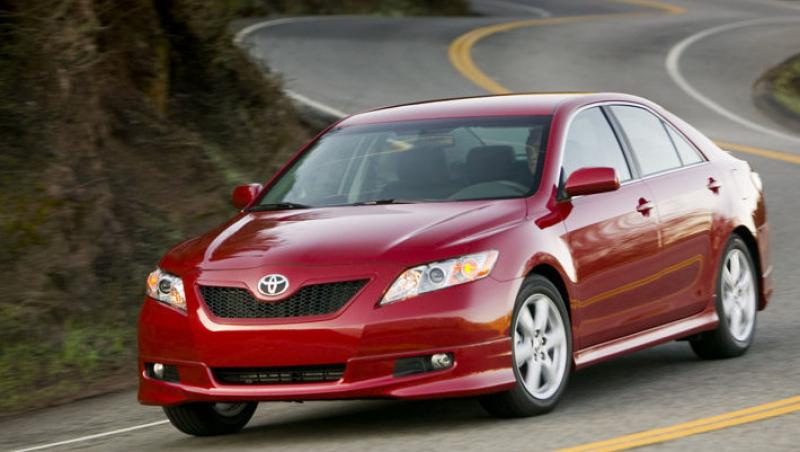 NHTSA investigheaza riscul de incendiu la unele modele Toyota
