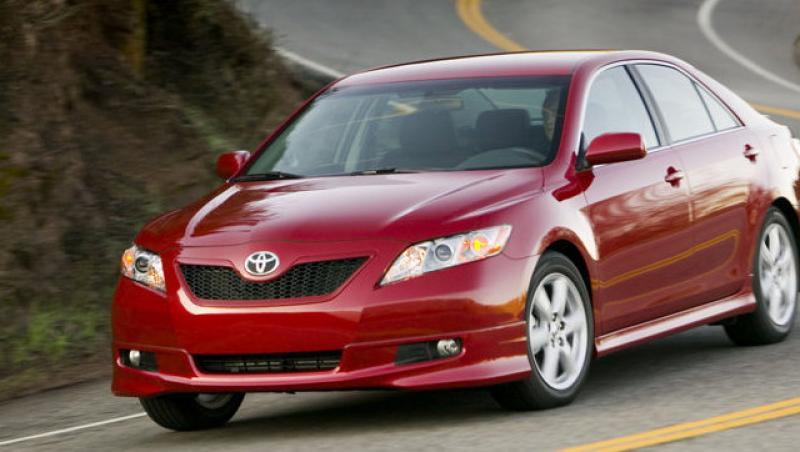NHTSA investigheaza riscul de incendiu la unele modele Toyota