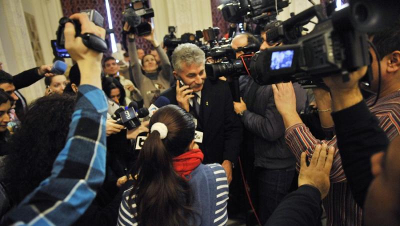 FOTO! Ce nu s-a vazut la TV la votul de investitura al guvernului Ungureanu