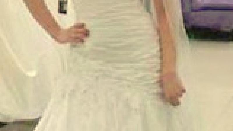 FOTO! Vezi cum va arata rochia de mireasa a Dianei Bisinicu!
