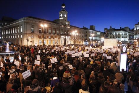 Spania: Bataie generala intre "indignati" si politie, din cauza austeritatii