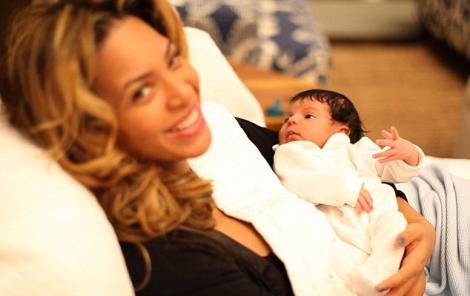 FOTO! Vezi primele imagini cu fetita lui Beyonce!