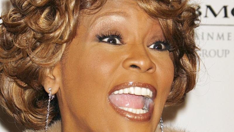 FOTO! Whitney Houston, cele mai provocatoare aparitii publice