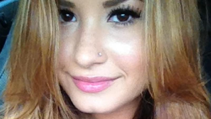 FOTO! Demi Lovato, blonda! Cum ii sta?